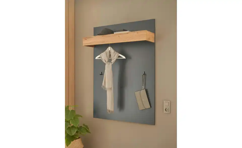 Garderobenpaneel, in Wohnsituation