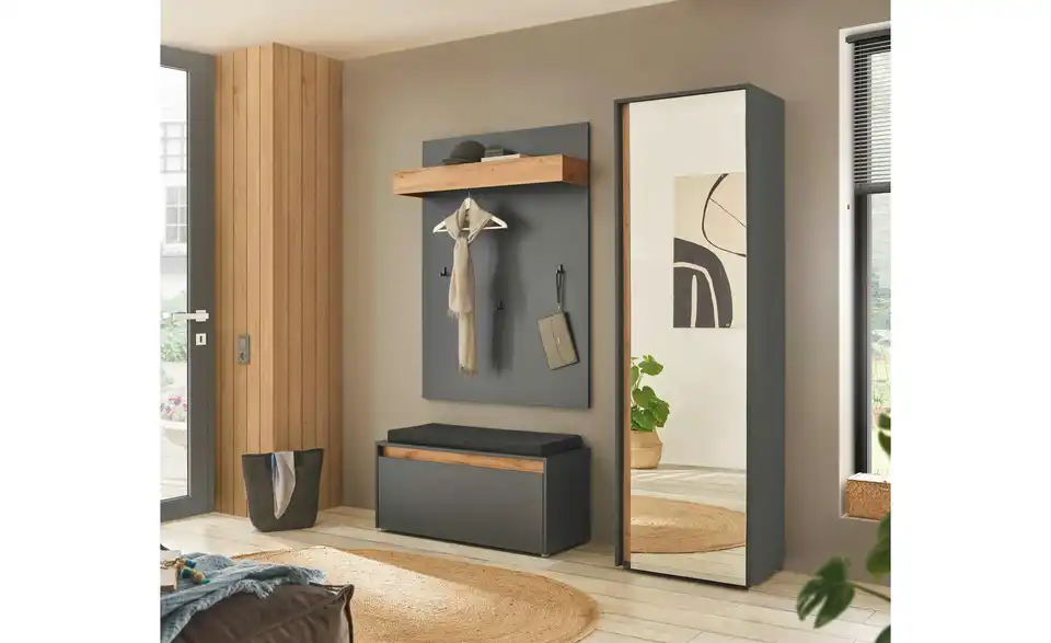 Garderobenschrank, in Wohnsituation