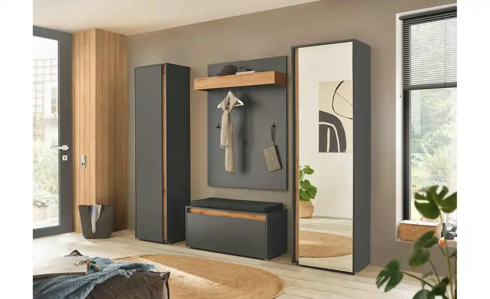 Garderobenschrank, in Wohnsituation