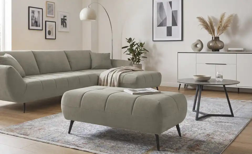 bobb Hocker Carly, in Wohnsituation
