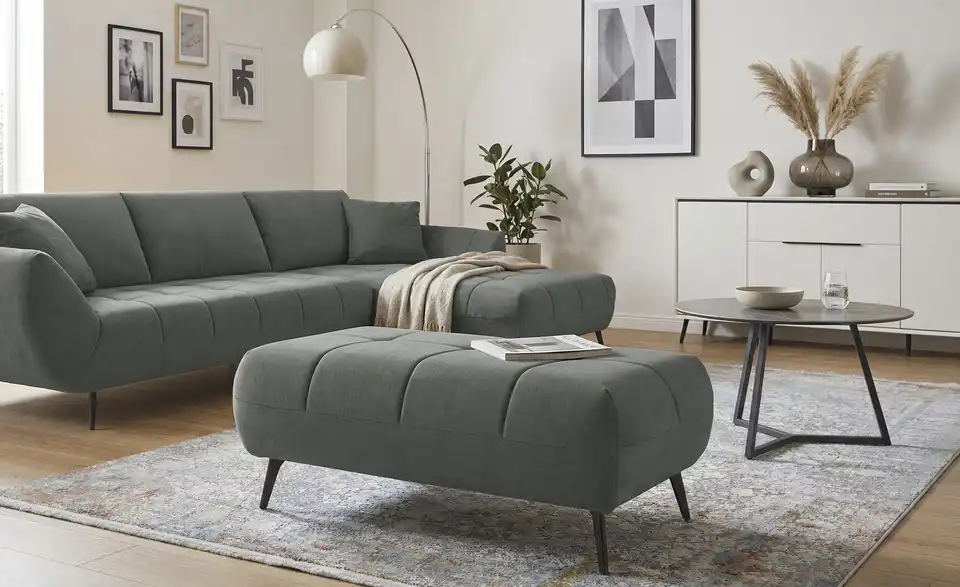 bobb Hocker Carly, in Wohnsituation