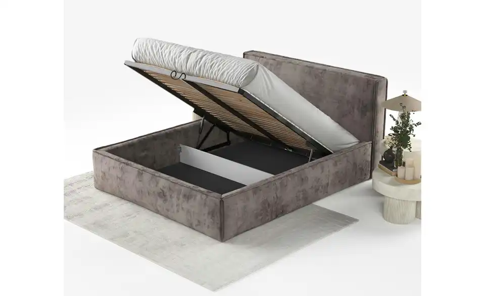 Polsterbett mit Stauraum, in Wohnsituation