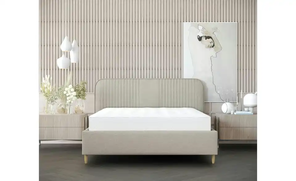 Polsterbett mit Stauraum, in Wohnsituation