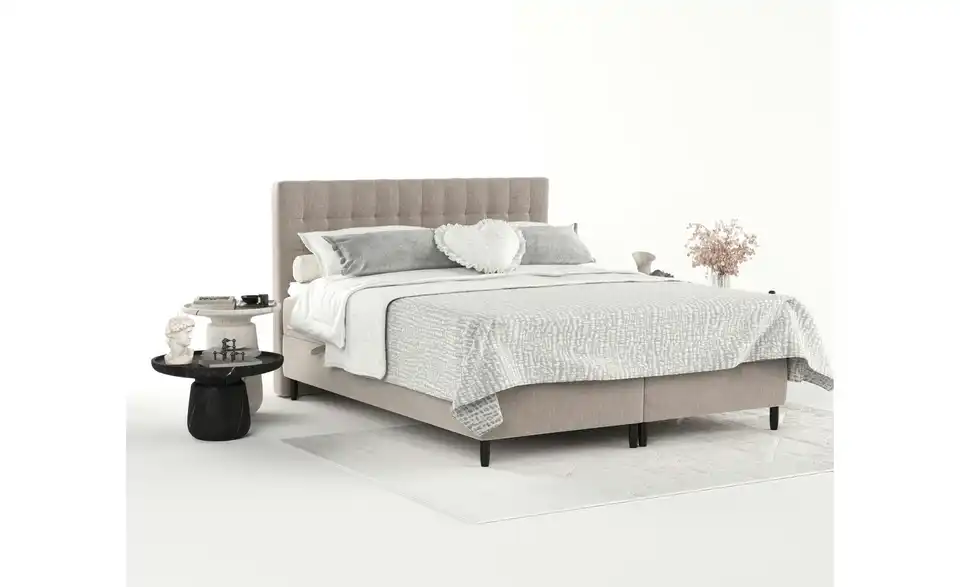 Boxbett mit Stauraum, in Wohnsituation