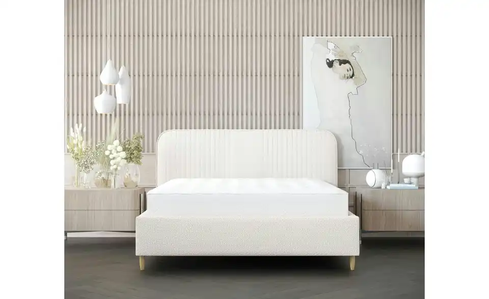 Polsterbett mit Stauraum, in Wohnsituation