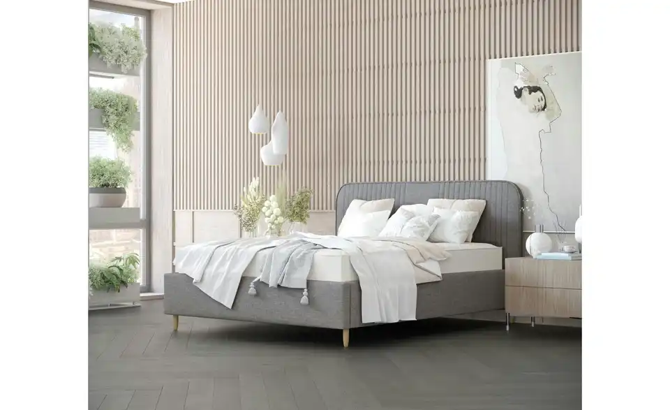 Polsterbett mit Stauraum, in Wohnsituation