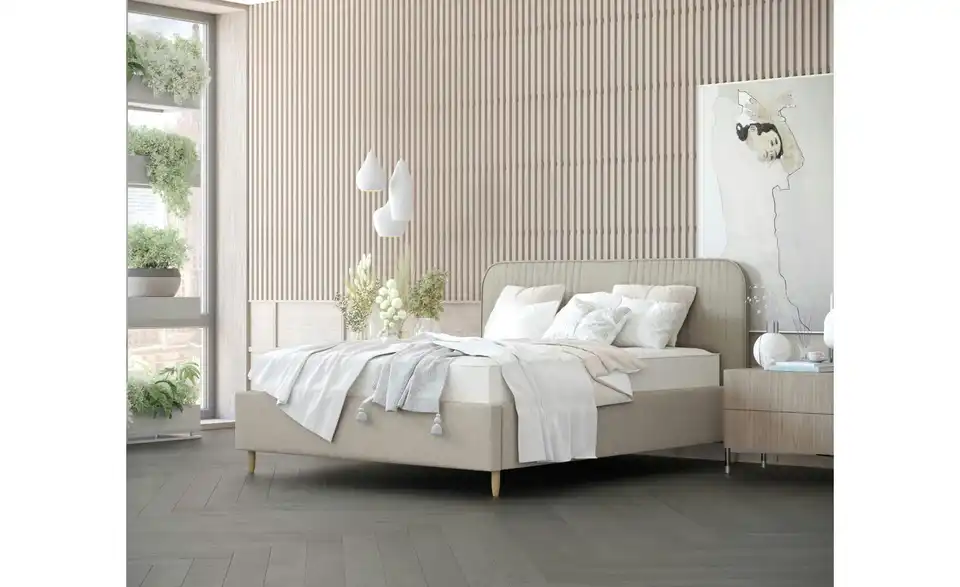 Polsterbett mit Stauraum, in Wohnsituation