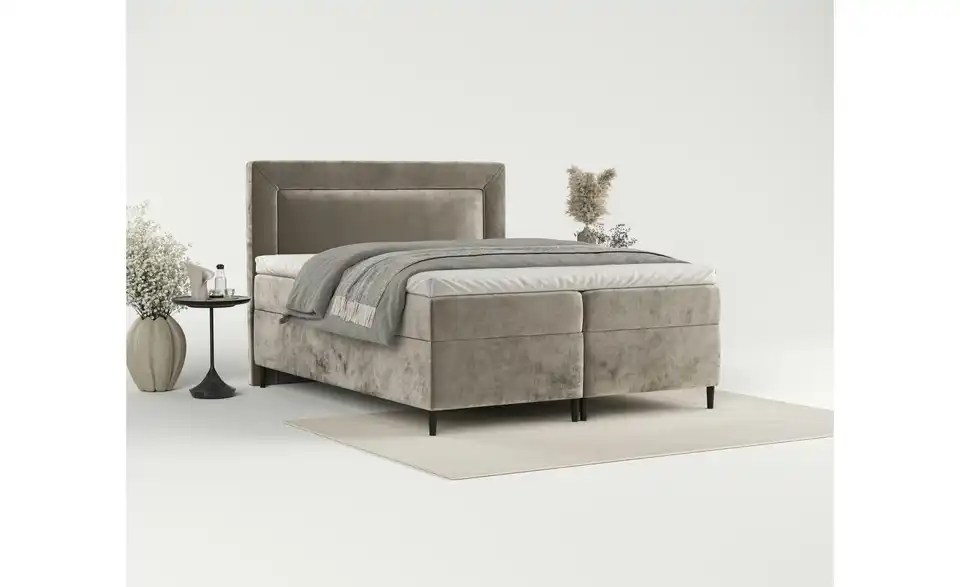 Boxbett mit Stauraum, in Wohnsituation