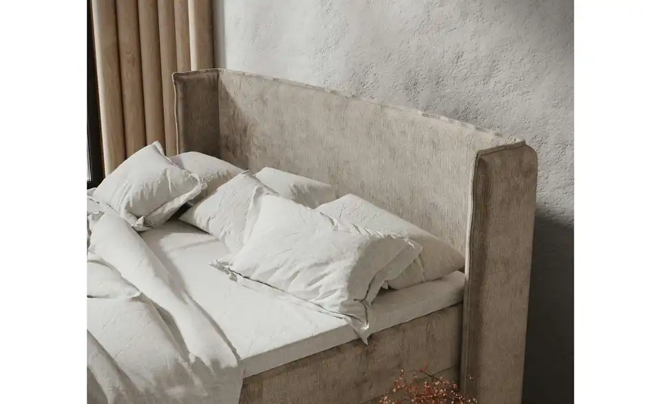 Boxbett mit Stauraum, in Wohnsituation