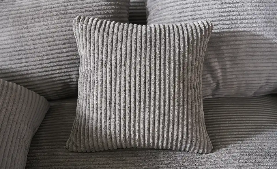 smart Big Sofa Lianea in modernem Cord, Detailansicht