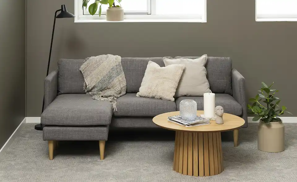 Einzelsofa mit Hocker Milly, in Wohnsituation