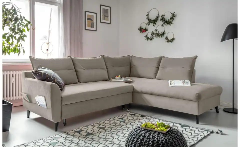Miuform Ecksofa mit Schlaffunktion, in Wohnsituation