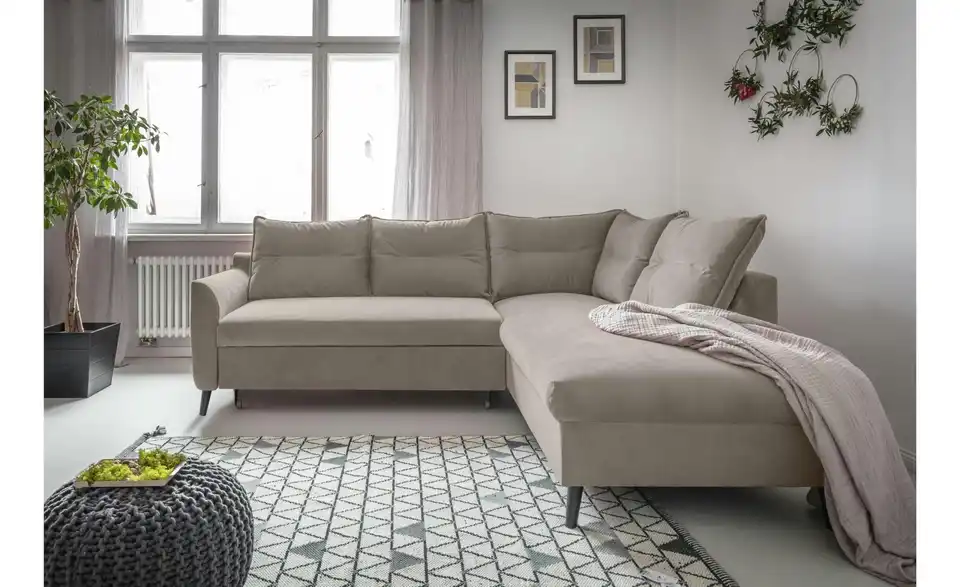 Miuform Ecksofa mit Schlaffunktion, in Wohnsituation