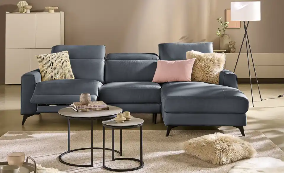 uno Ecksofa Taku mit Relaxfunktion, in Wohnsituation